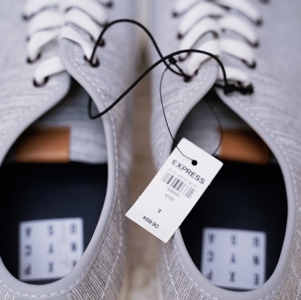 Express Low Top Lace-Up Sneakers With Leather Tab - Picture 10 of 12